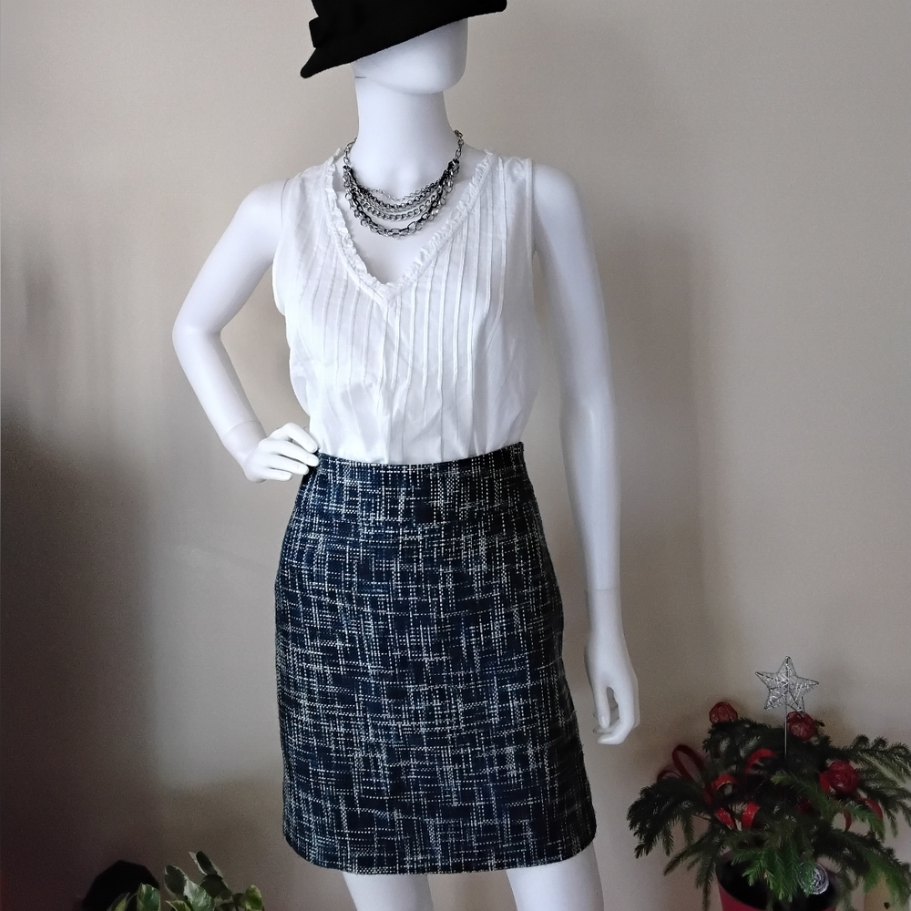 The Limited Black, Blue, & White Tweed Mini Skirt Sz 4